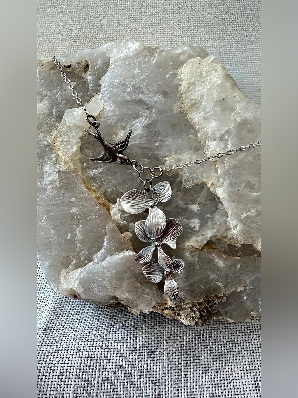 Silver Floral and bird Pendant Necklace Like New
